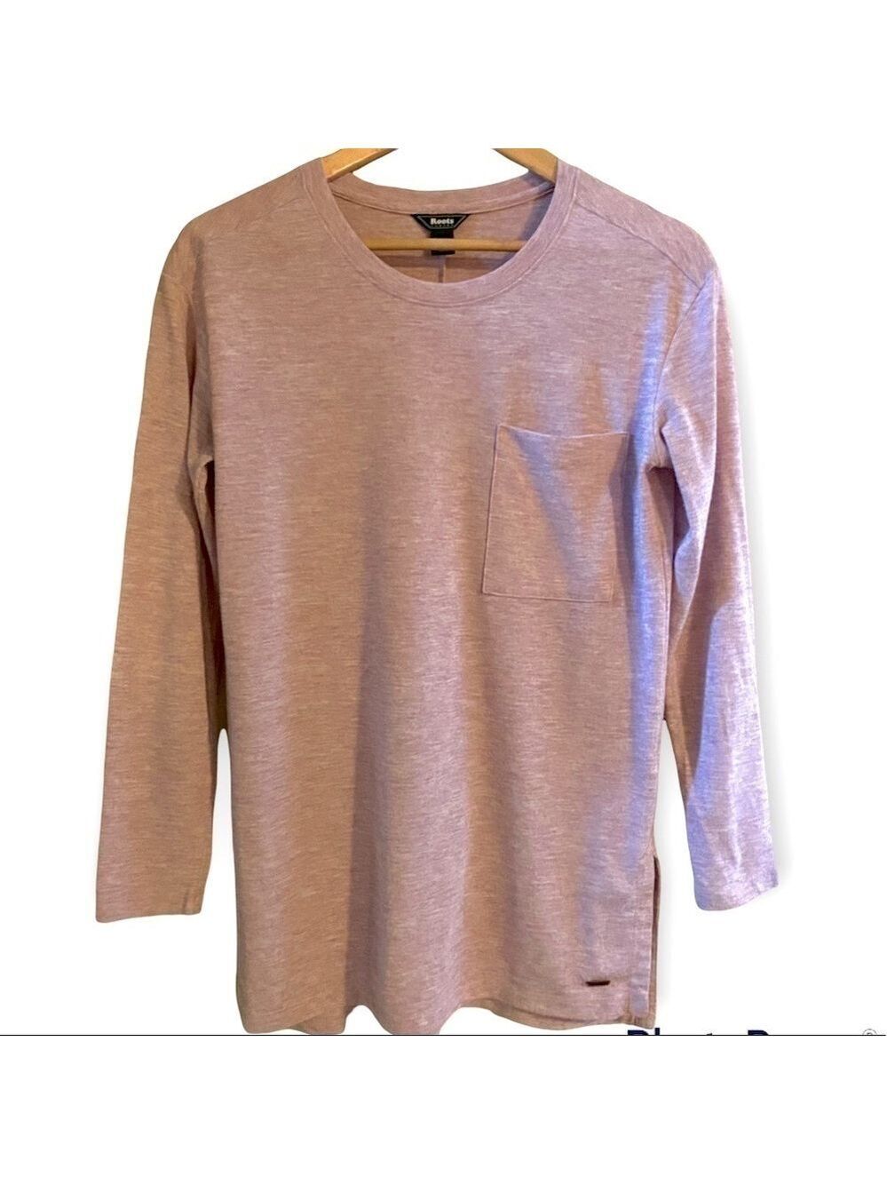 Roots Long sleeve crew neck, pocket. Heather pink.